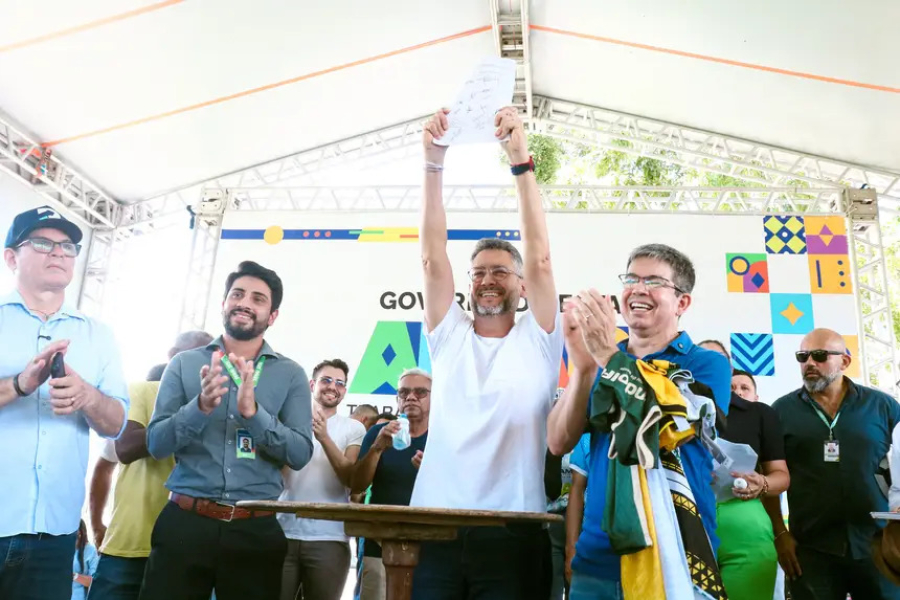 Governador Clécio Luís e senador Randolfe Rodrigues anunciam reforma do Estádio Augusto Antunes, em Santana